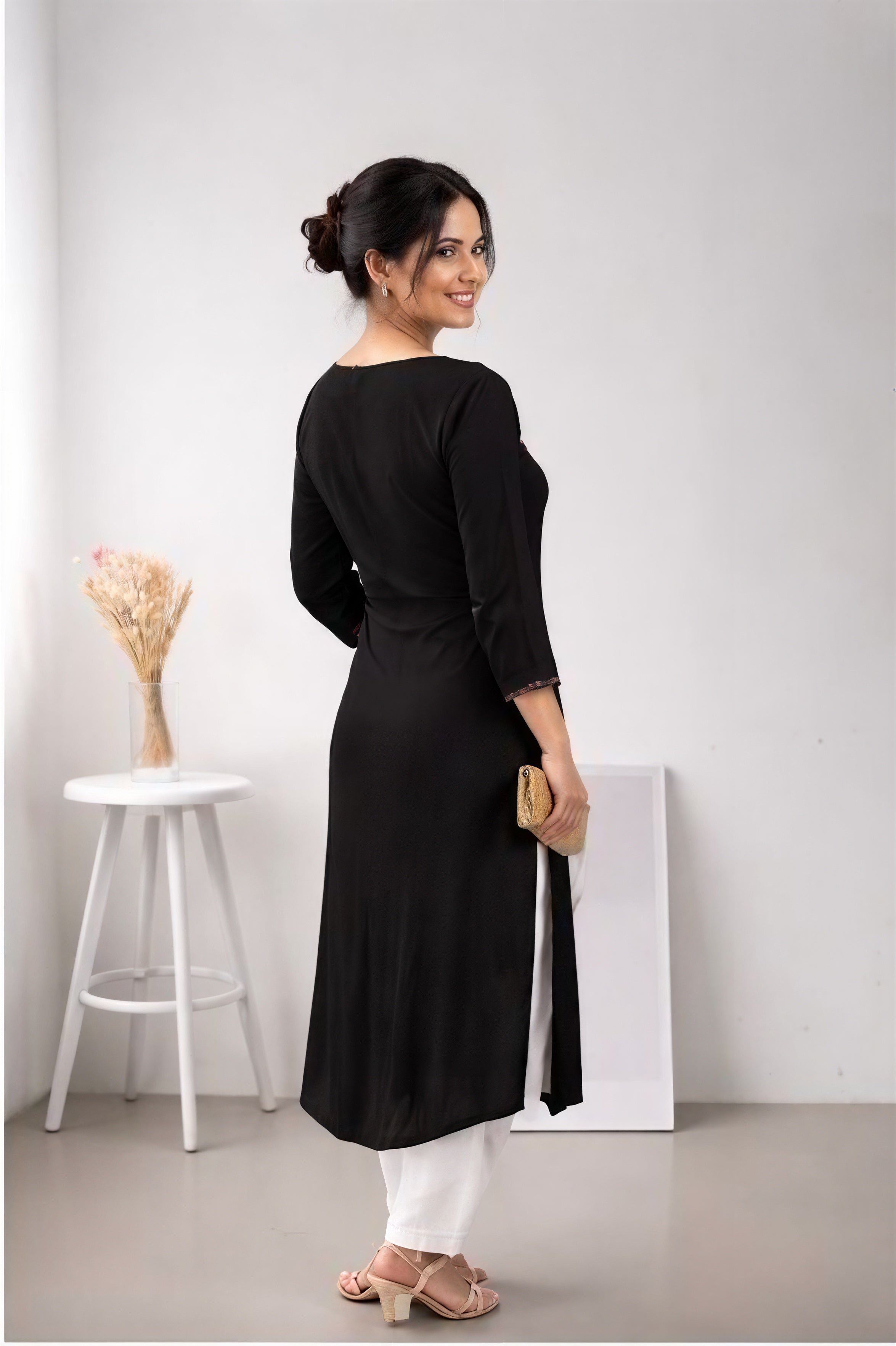 Full length kurta with kadai on neck